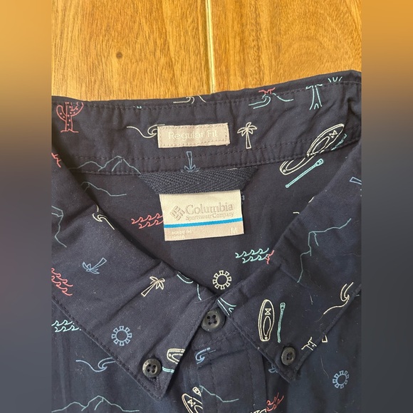 Navy Columbia Short Sleeve Button-Up‎ Shirt medium. NWT - Picture 2 of 5